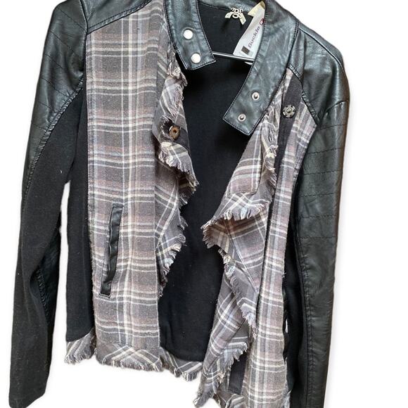 NWT Gimmicks Faux leather Asymmetrical Plaid Flannel Jacket Size Medium - Picture 4 of 6
